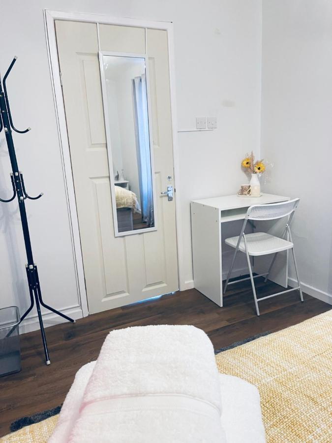 Small Doble, Shared House 菲尔顿 外观 照片